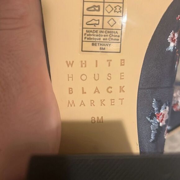 ✨HP✨White House Navy Market Floral Embroidered Suede Chunky Ankle Sz 8 Heels✨ - Picture 8 of 8